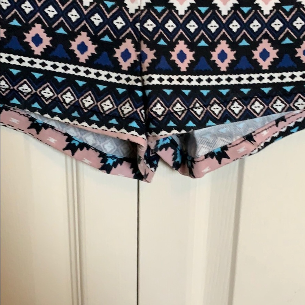 Tribal high waisted shorts - Picture 2 of 4